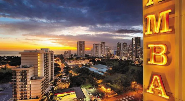 Номер Standard с красивым видом из окна The Ambassador Hotel of Waikiki, Tapestry Collection by Hilton