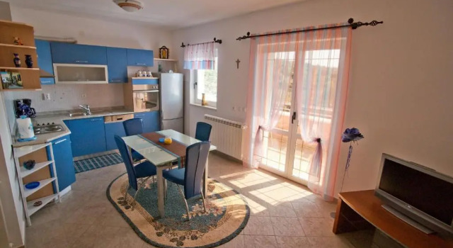 Апартаменты с 2 комнатами с балконом и с видом на море Apartments Marinić
