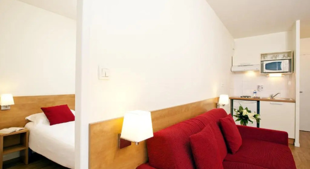 Люкс Séjours & Affaires Rennes Villa Camilla