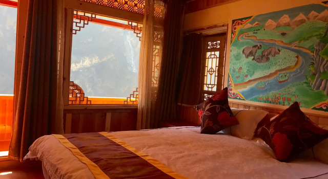 Двухместный номер Standard с видом на горы TIBET Guest house 虎跳峡卓玛客栈