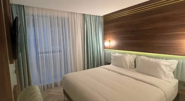 Akid Lotfi En Face Hôtel Méridienne Oran