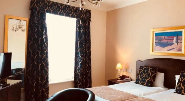 Двухместный номер Standard Royal Hotel