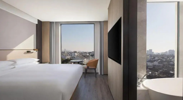 Люкс с видом на город AC Hotel by Marriott Suzhou, Guan Qian