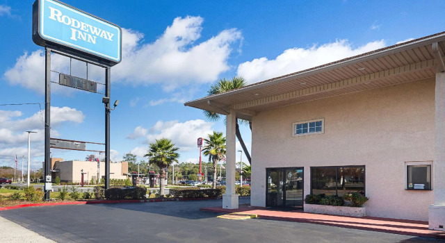 Кровать в общем номере Rodeway Inn Lake City I-75