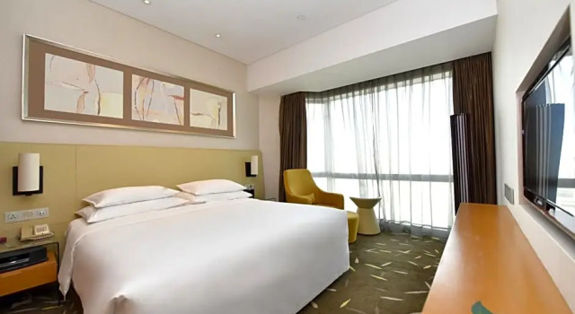 Люкс Crowne Plaza Zhongshan Wing On City by IHG