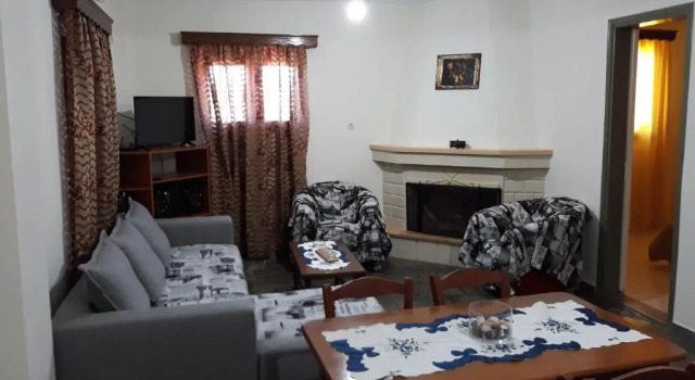 Petrakis Afrathias garden house