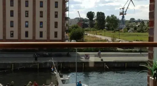 Pier One mit Balkon & Parkplatz - barrierefrei - ABC244