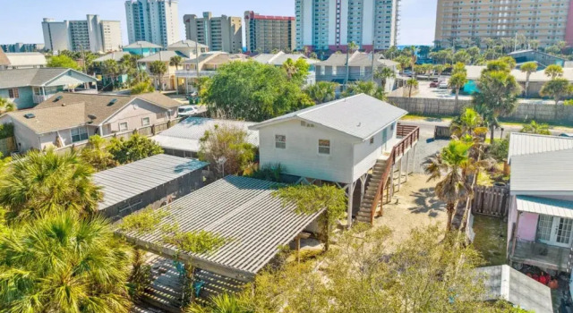 Коттедж Newly Renovated 2 Bedroom Beach House Free Parking