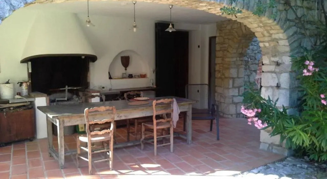 Maison atypique du 18ème siècle, Prenota Hotel Hotel a Venasque con parcheggio, Parcheggio