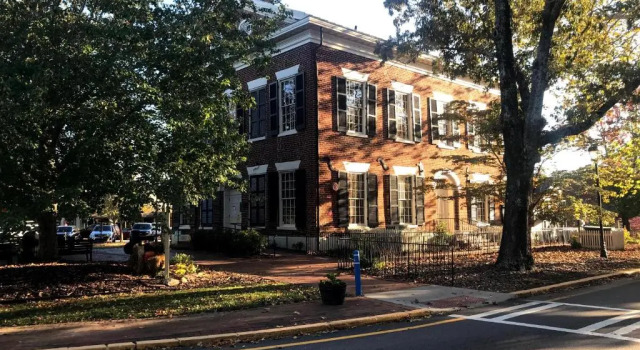 Коттедж Downtown Family Retreat - 5 Bedrooms, 3 Minutes to Dahlonega, Pool, Hot Tub, Game Rooms