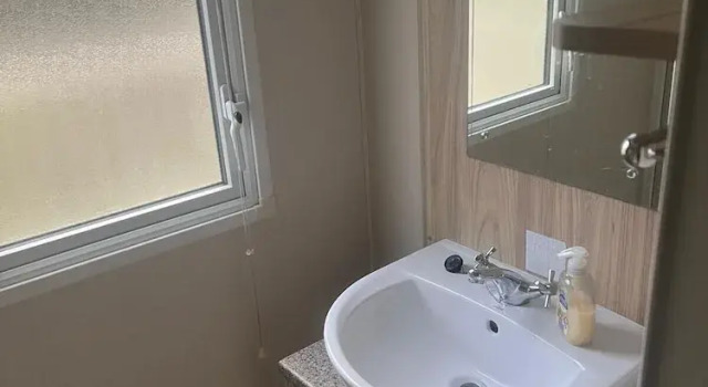 3 Bed Caravan - Sleeps 6 - Pets - 5 min to Beach
