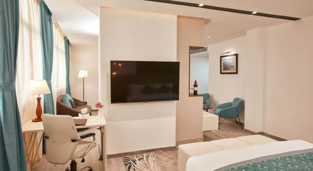 Indreni Suites Hotel