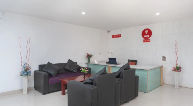 Purple Lake View by OYO Rooms