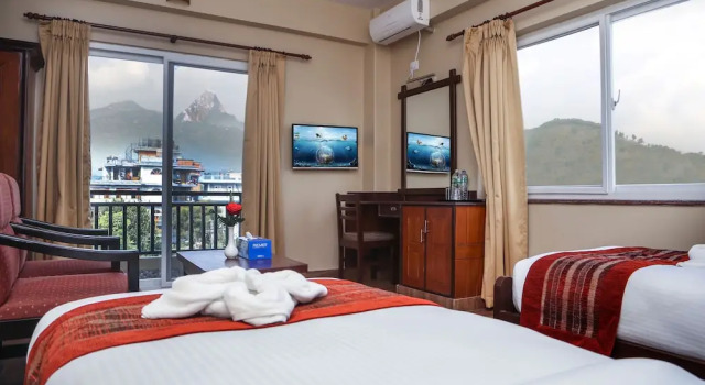 Номер Deluxe с балконом Pokhara Choice Inn
