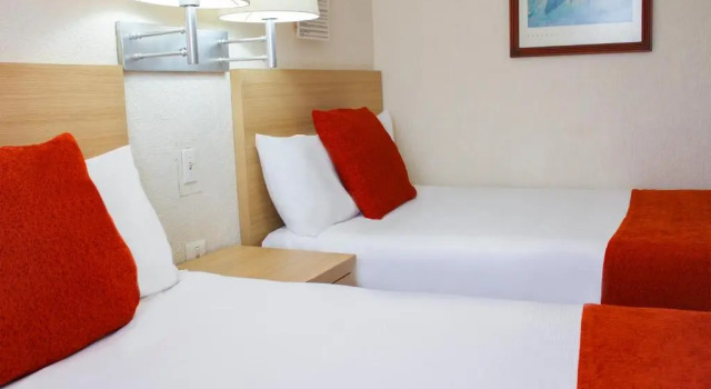 Люкс с 2 комнатами Hotel & Suites Real del Lago