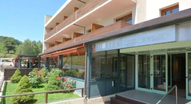 Castel Vergio, Varaa Hotelli  