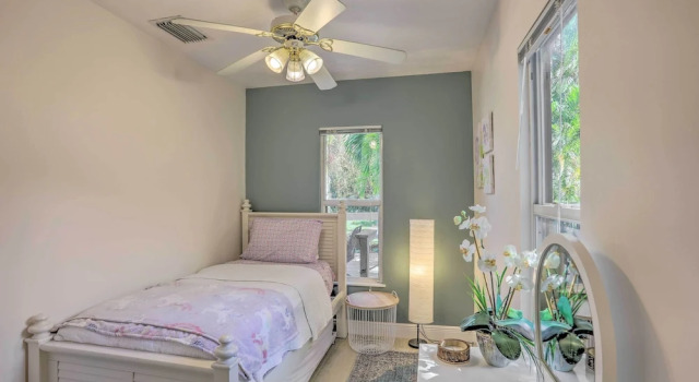 Коттедж Lovely Cottage Near Downtown Stuart & Beaches