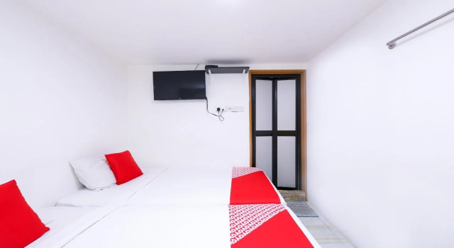 OYO 334 Everest Hotel, Забронировать Отель Отели Куала-Лумпура с бассейном, рядом с Площадь Мердека, Бассейн