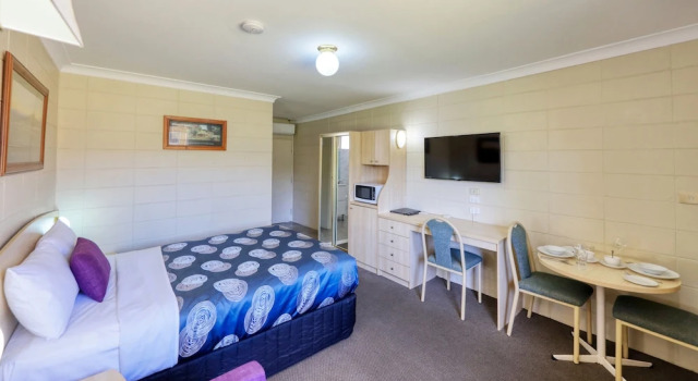 Двухместный номер Deluxe с балконом Cootamundra Gardens Motel