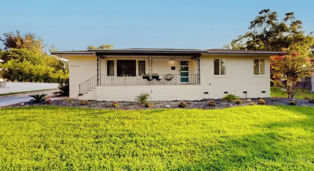 Коттедж Steps to Lake Hollingsworth! Dog-friendly Retreat