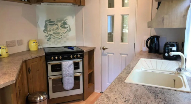 61 Glenfinart Caravan Park, Забронировать Отель Данун 