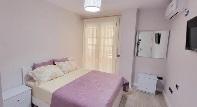 Green Studio Apartment