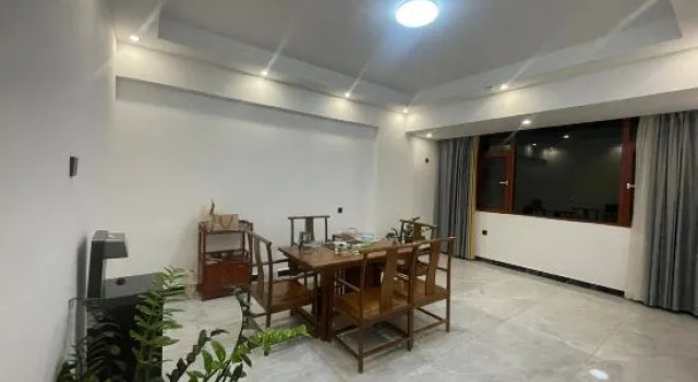 Silver Mountain Red Hotel, Buchen Sie Hotel Hotels in Yunnan mit Parkplatz, Parkplätze
