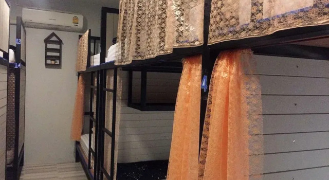 Кровать в общем номере Nest hostel lipe