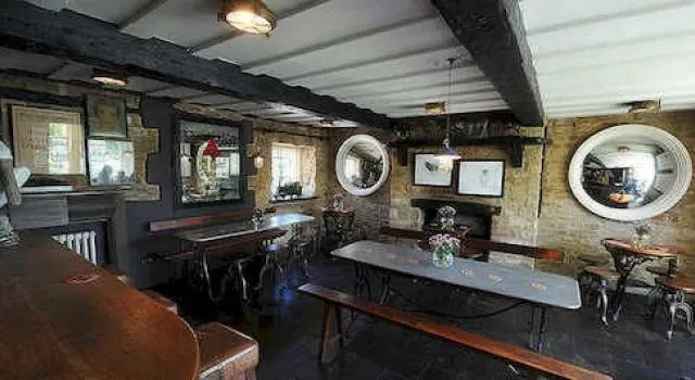 The Horse & Groom Inn