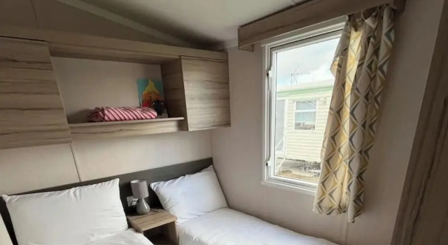 Modern 3-bedroom Caravan Near Beach at T, Забронировать Курортный отель Курортные отели Абергейл, Курортный отель