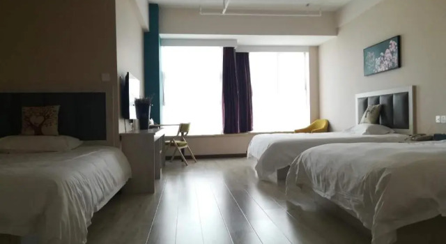 Xinlong Holiday Inn University of Petroleum