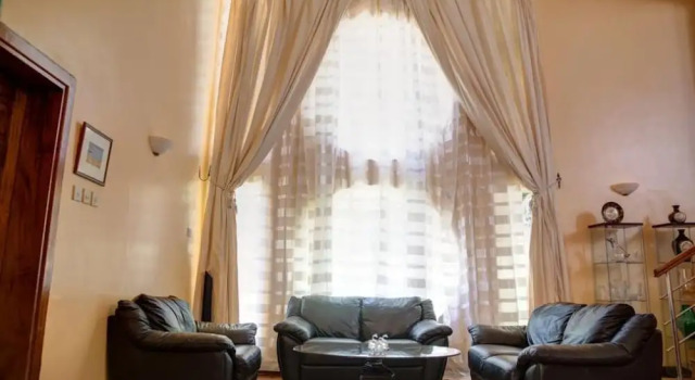 Executive Suite met balkon Adies Garden Suites