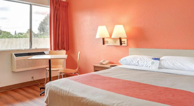 Двухместный номер Deluxe Motel 6-Portland, OR - Central