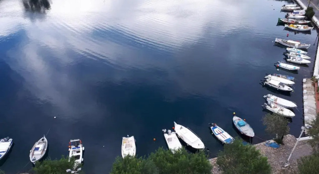 Студия с видом на озеро Emerald Lake Studios
