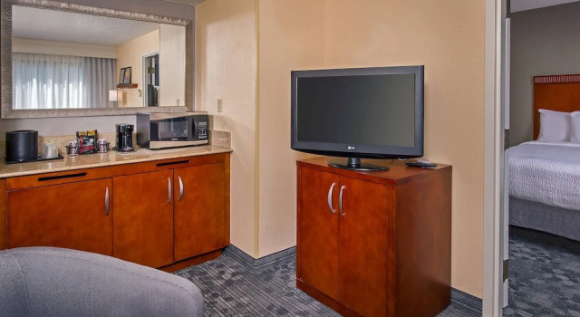 Люкс Sonesta Select Charlotte University Research Park