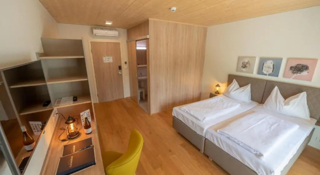 Двухместный номер Standard с балконом и с видом на озеро Hotel Katamaran