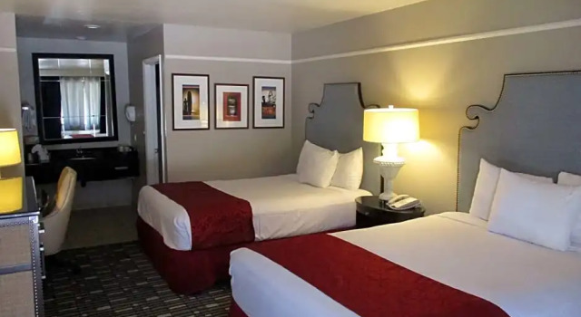 Четырёхместный люкс SureStay Hotel by Best Western Buena Park Anaheim