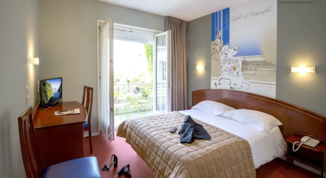 Номер Superior с балконом CitHotel de la Marne