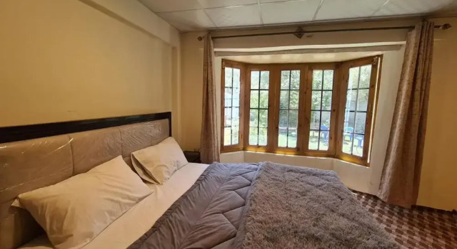 Rus Olive Lodge Skardu, Забронировать Отель Отели Скарду с парковкой, Парковка