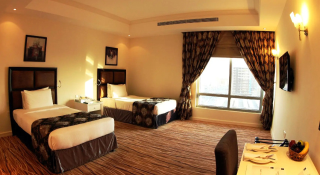 Classic Twin room Plaza Inn Hotel