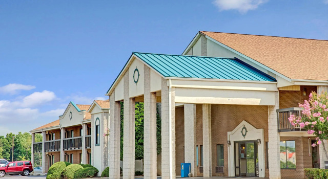 Номер Standard Days Inn by Wyndham Mooresville Lake Norman