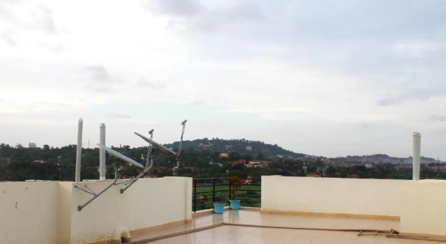 Апартаменты Spacious Luxury Condo in Muyenga 24hr Security