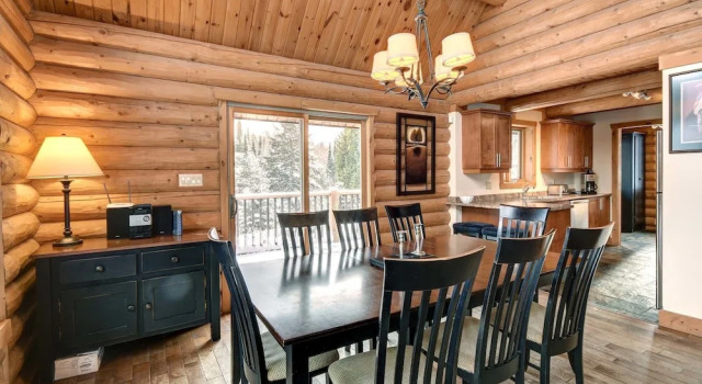 Chalet Navajo