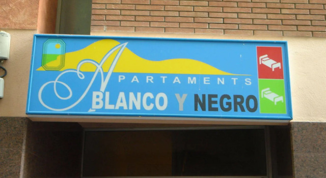Apartamentos Blanco y Negro, Varaa Huoneisto Hotellit Costa Brava uima-altaalla, Uima-allas