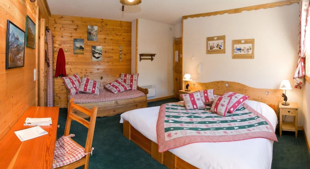Трёхместный номер Standard с балконом Le Chalet den Hô
