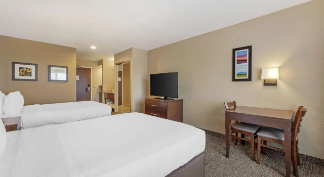 Четырёхместный номер Standard Comfort Inn Lathrop Stockton Airport