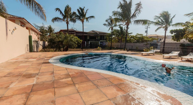Linda Casa com piscina e churrasqueira URA0015, Забронировать Отель Порту-Сегуру 