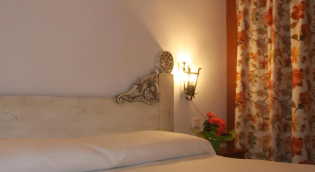Двухместный номер Standard с балконом Posada y Apartamentos Trebuesto de Guriezo