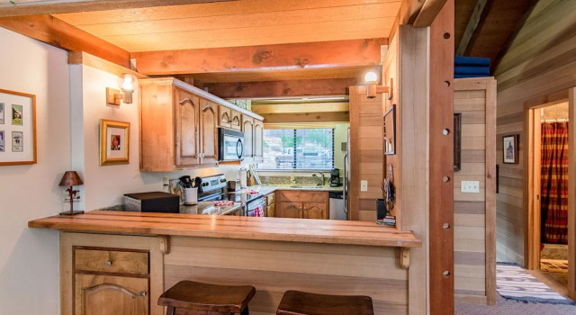 Truckee Condo 1 Mi. from Northstar by RedAwning, Забронировать Апартаменты/квартира Траки Скво-Вэлли, рядом с Горнолыжный курорт Northstar