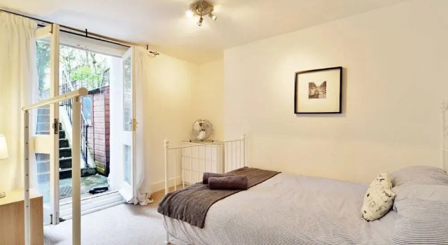 The Camden Town Retreat - Stylish 1bdr Apartment With Garden, Забронировать Апартаменты/квартира Камден Лондон, рядом с Чок Фарм